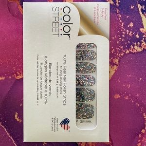 Color street Broadway Glitter nail strips